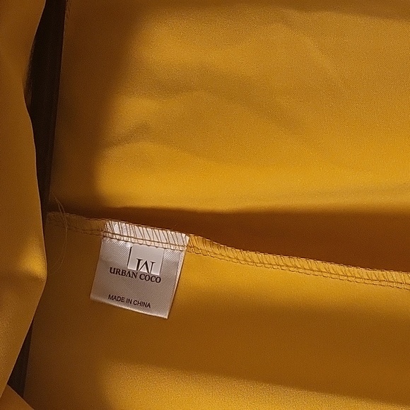 Urban Coco Shiny Gold Flare pleated mini skate skirt. Size M - Picture 6 of 8